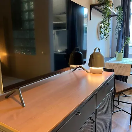 Apartment Stylish 3 Km Away From Duomo - Netflix, Wi-fi, All Comforts Included