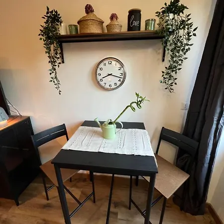Apartman Stylish 3 Km Away From Duomo - Netflix, Wi-fi, All Comforts Included Milánó