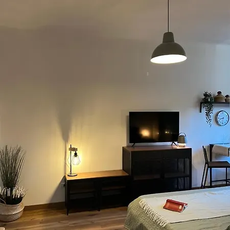 Stylish 3 Km Away From Duomo - Netflix, Wi-fi, All Comforts Included Apartman Milánó